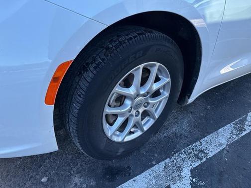 2023 Chrysler Pacifica Touring