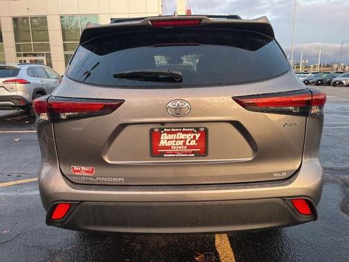 2025 Toyota Highlander Hybrid XLE