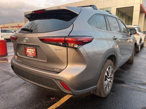 2025 Toyota Highlander Hybrid XLE