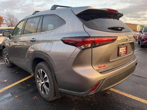 2025 Toyota Highlander Hybrid XLE