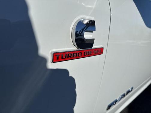 2024 RAM 2500 Laramie Crew Cab 4x4 6'4' Box