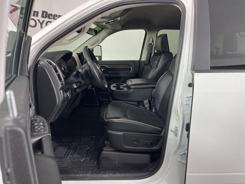 2024 RAM 2500 Laramie Crew Cab 4x4 6'4' Box