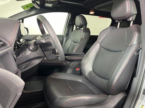 2025 Toyota Sienna XSE 7 Passenger