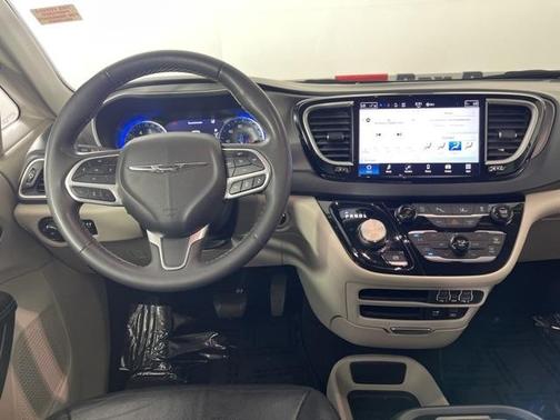 2022 Chrysler Pacifica Touring-L