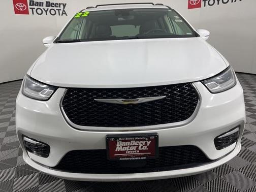 2022 Chrysler Pacifica Touring-L