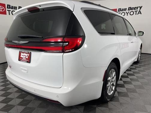 2022 Chrysler Pacifica Touring-L