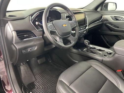 2022 Chevrolet Traverse LT Leather