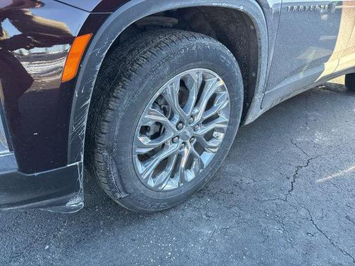 2022 Chevrolet Traverse LT Leather