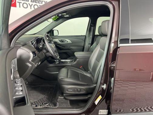 2022 Chevrolet Traverse LT Leather