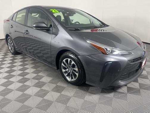 2021 Toyota Prius XLE
