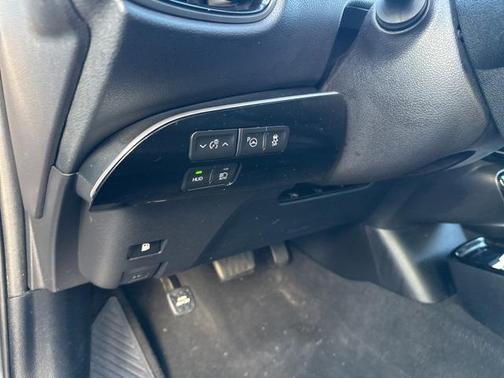 2021 Toyota Prius XLE