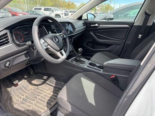White 2019 Volkswagen Jetta 1.4T S