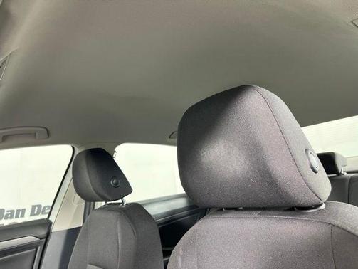 White 2019 Volkswagen Jetta 1.4T S