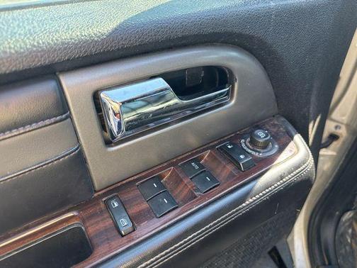 White Gold 2017 Ford Expedition EL Platinum