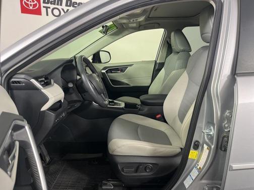 2022 Toyota RAV4 Hybrid XLE Premium
