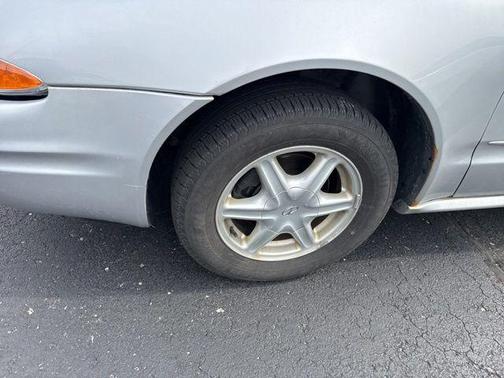 Sterling 2003 Oldsmobile Alero GL1