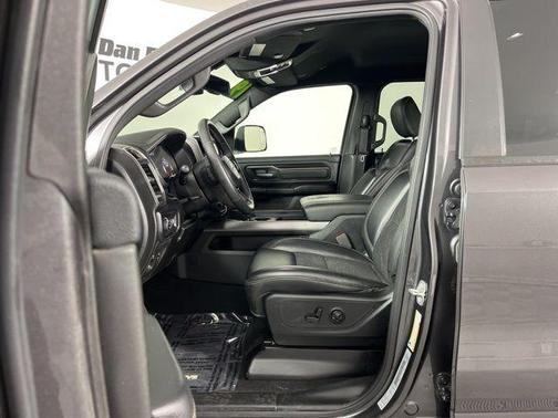 Granite Crystal Metallic Clearcoat 2019 RAM 1500 Sport
