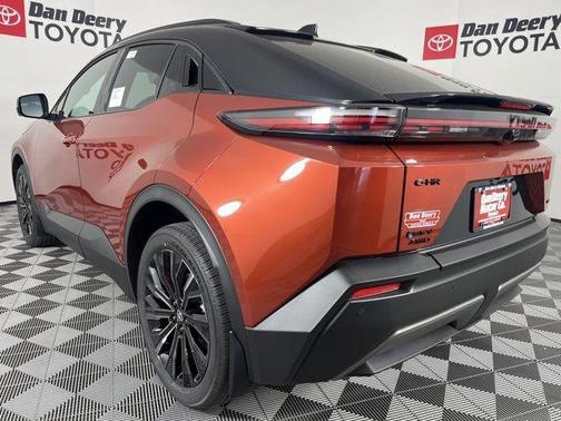 Tandoori with Midnight Black Metallic roof 2026 Toyota C-HR XSE