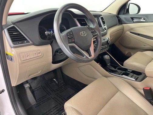 Dazzling White 2017 Hyundai TUCSON Limited
