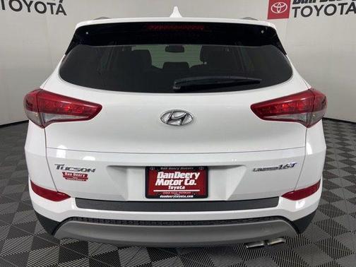Dazzling White 2017 Hyundai TUCSON Limited