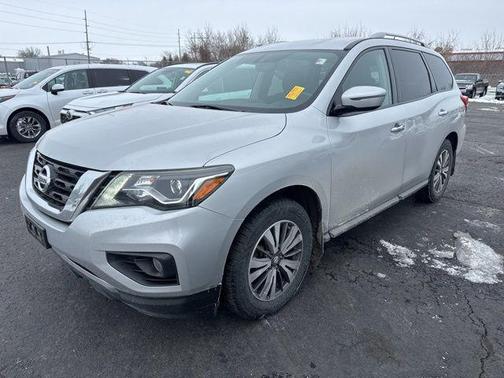 2017 Nissan Pathfinder SV