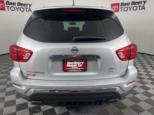 2017 Nissan Pathfinder SV