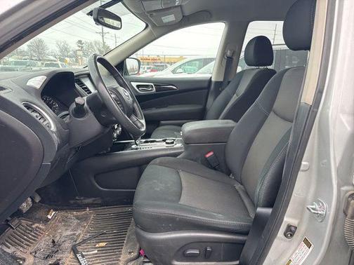 2017 Nissan Pathfinder SV