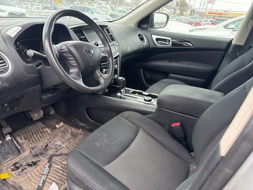 2017 Nissan Pathfinder SV