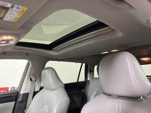 Magnetic Gray Metallic 2022 Toyota Highlander XLE