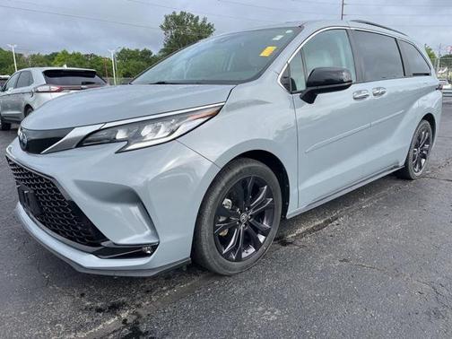 2023 Toyota Sienna XSE 7 Passenger