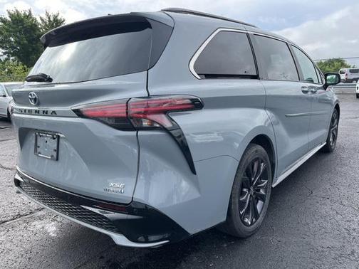 2023 Toyota Sienna XSE 7 Passenger