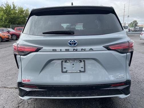 2023 Toyota Sienna XSE 7 Passenger