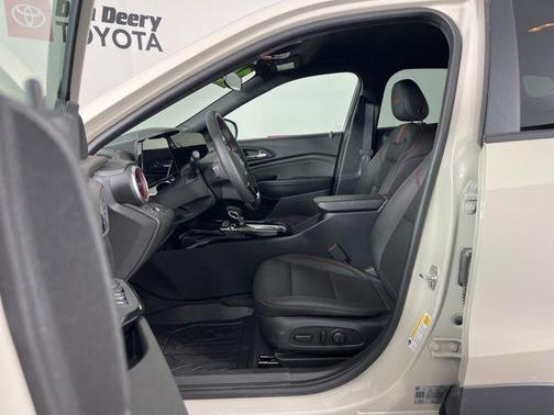White Sands 2026 Chevrolet Trax FWD 2RS