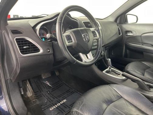 2011 Dodge Avenger Lux