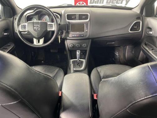 2011 Dodge Avenger Lux