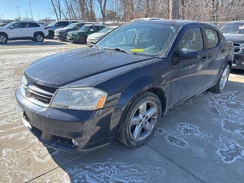 2011 Dodge Avenger Lux