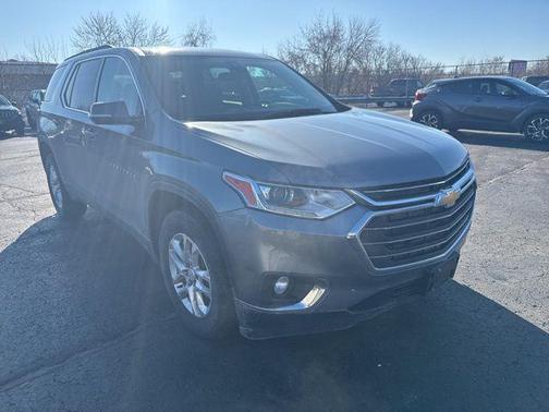 Satin Steel Metallic 2020 Chevrolet Traverse LT Leather
