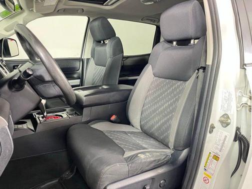 Super White 2018 Toyota Tundra SR5