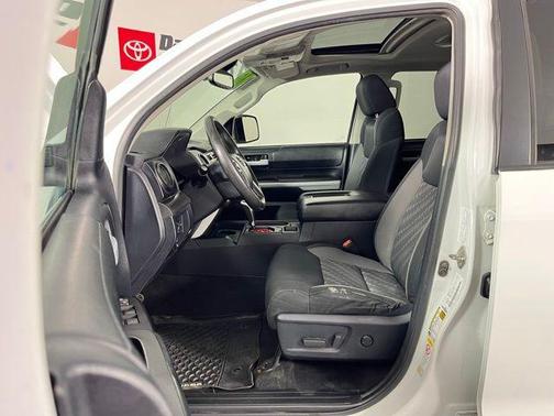 Super White 2018 Toyota Tundra SR5