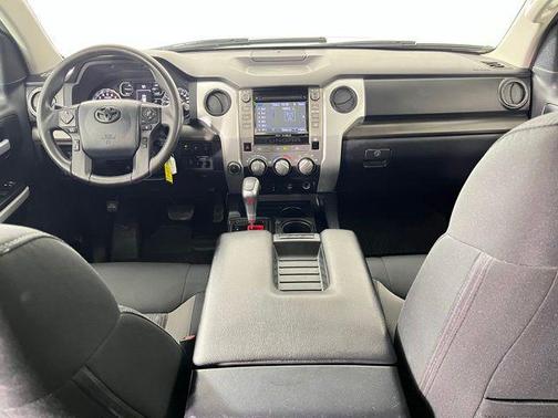 Super White 2018 Toyota Tundra SR5