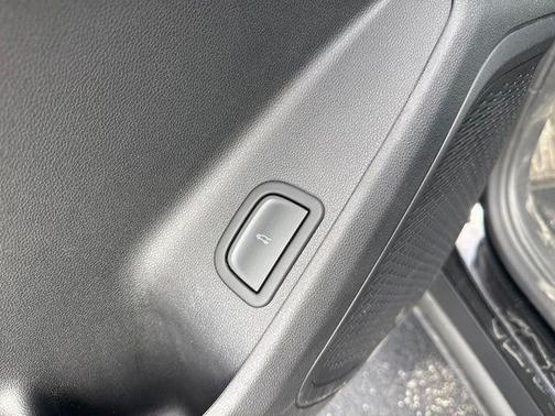 Mosaic Black Metallic 2025 Chevrolet Traverse LT