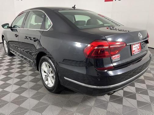 2017 Volkswagen Passat 1.8T S