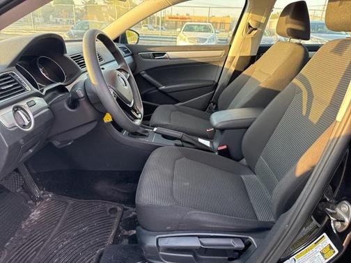2017 Volkswagen Passat 1.8T S