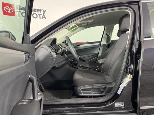 2017 Volkswagen Passat 1.8T S