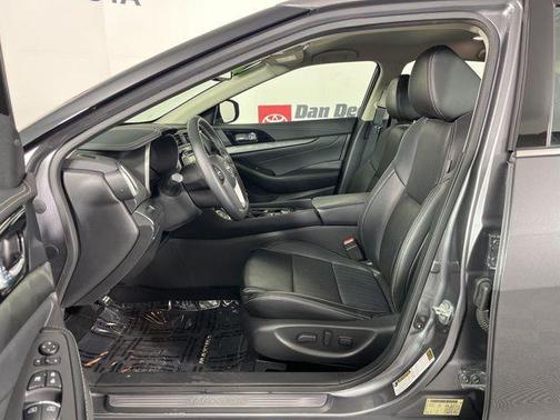 2023 Nissan Maxima SV Xtronic CVT