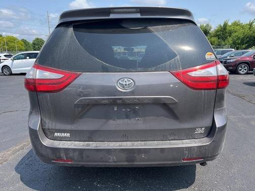 2015 Toyota Sienna XLE