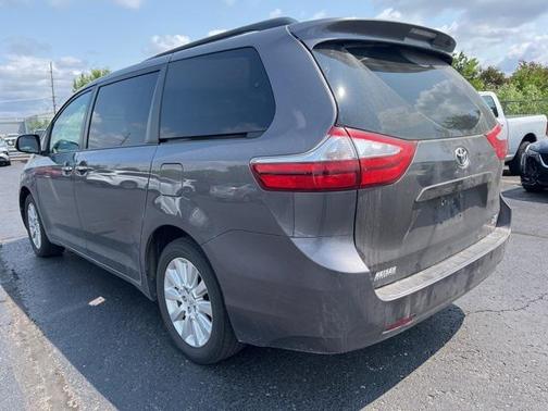 2015 Toyota Sienna XLE