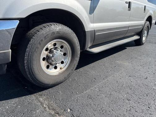 2003 Ford Excursion XLT