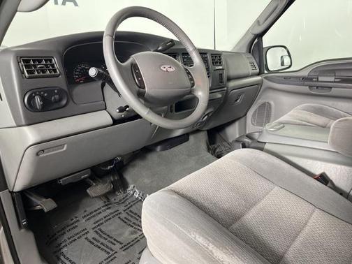 2003 Ford Excursion XLT