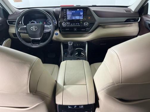 2020 Toyota Highlander Hybrid XLE